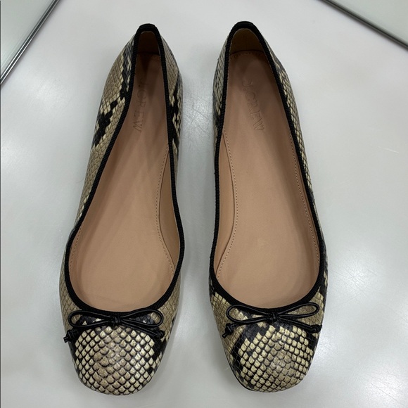 J. Crew Black and Cream Snakeskin Flats Size 8.5 - Picture 2 of 9